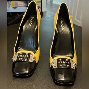 Light yellow And Black Prada Pumps Size 38 7.5 US W/ Prada Buckles Women’s